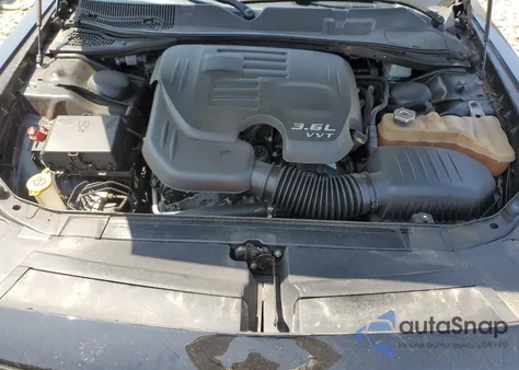 2017 Dodge Challenger Sxt z USA, uszkodzony, nr VIN 2C3CDZAG3HH567395